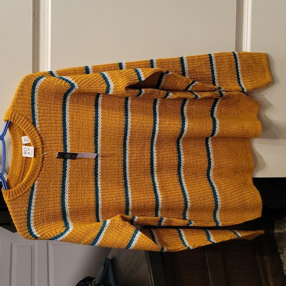 NWT roxy sweater